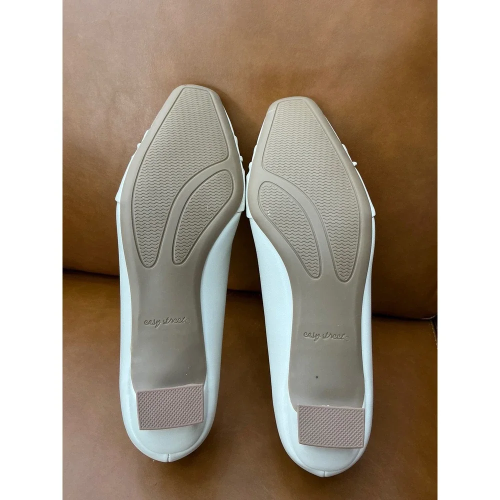 Easy Street Waive Pumps Womens 8M Bone Pleated Square Toe Kitten Heel